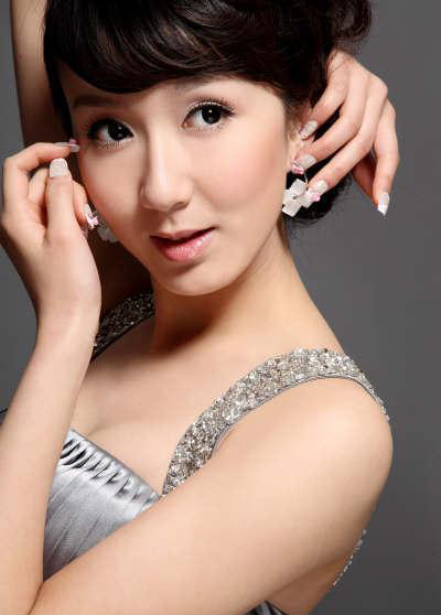 PS給美女圖片簡單化的美白及潤色效果第1步